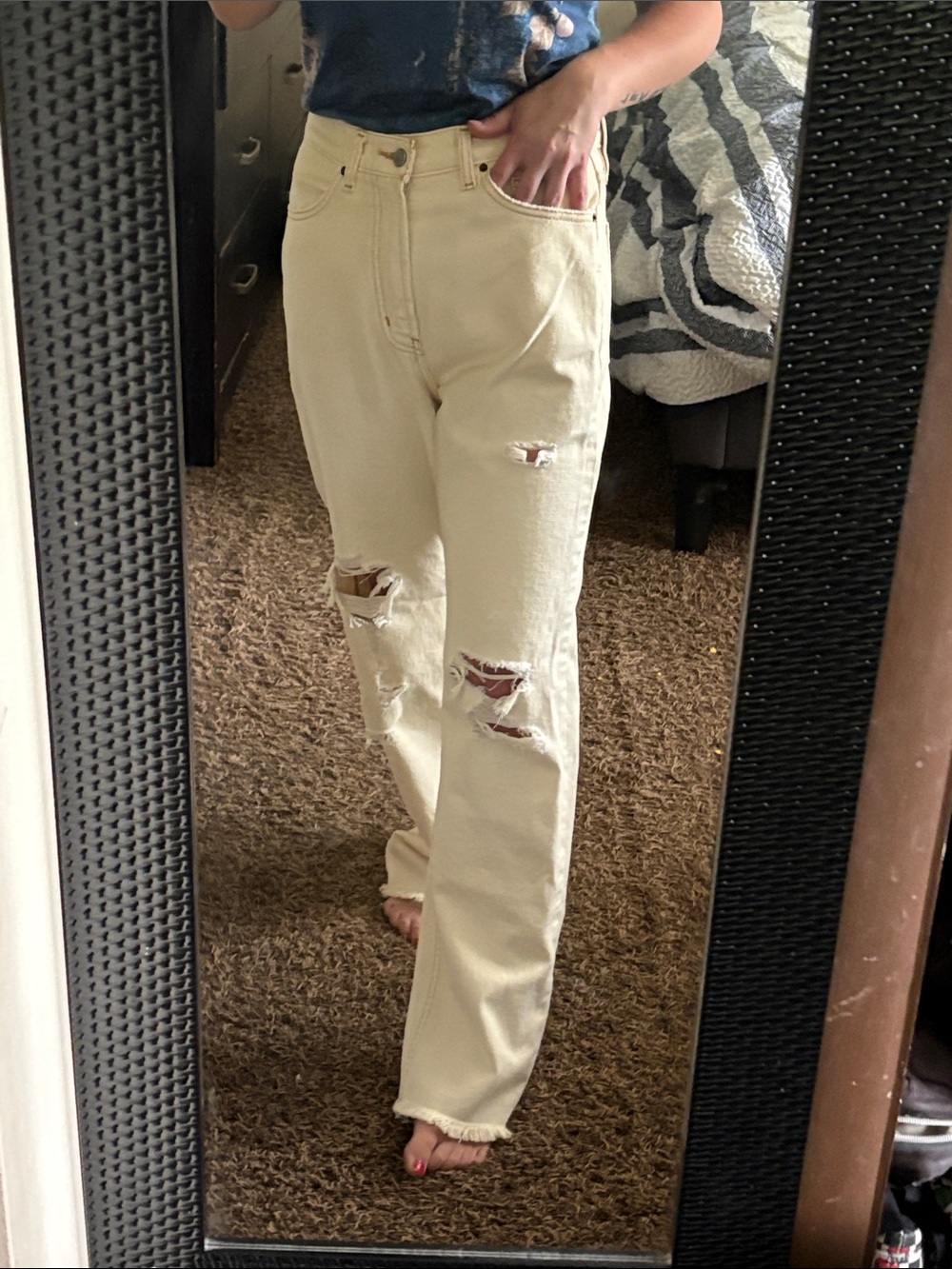 BDG size 30 Cream Distressed Straight-Leg cowboy Jeans